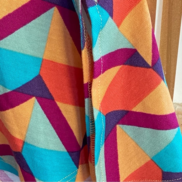 LulaRoe PERFECT TEE Scoop Neck Orange Green Red Geometric Swing Tunic MEDIUM - Picture 4 of 7